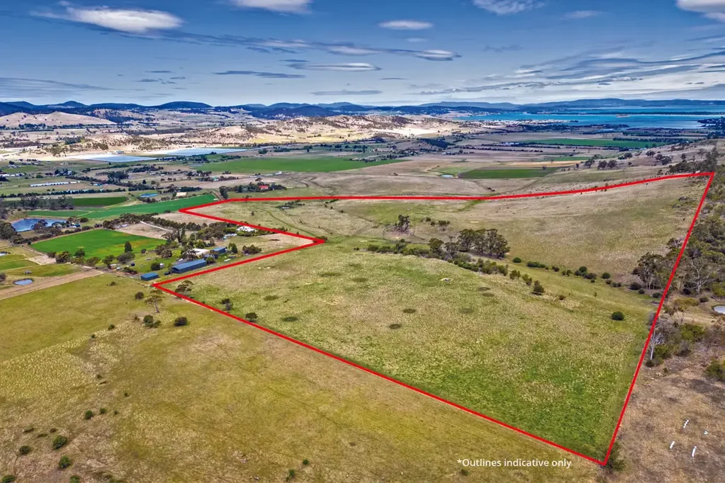 Orielton 40-hectare property with irrigation water and views