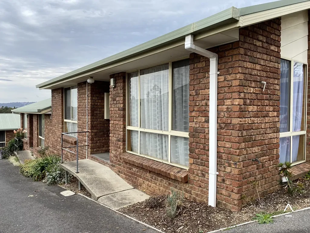 Furnished Living close to University & AMC