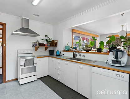 15 Wells Parade, Blackmans Bay, Hobart, 4 chambres, 2 salles de bain, House