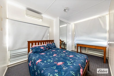 Kwarto - 6 Racecourse Road, Emerald, QLD 4720