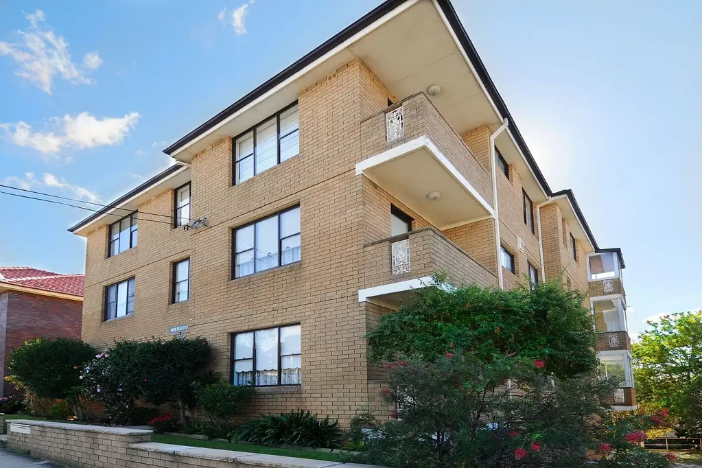 North-Facing Two-Bedroom Apartment with Stunning Water & City Views