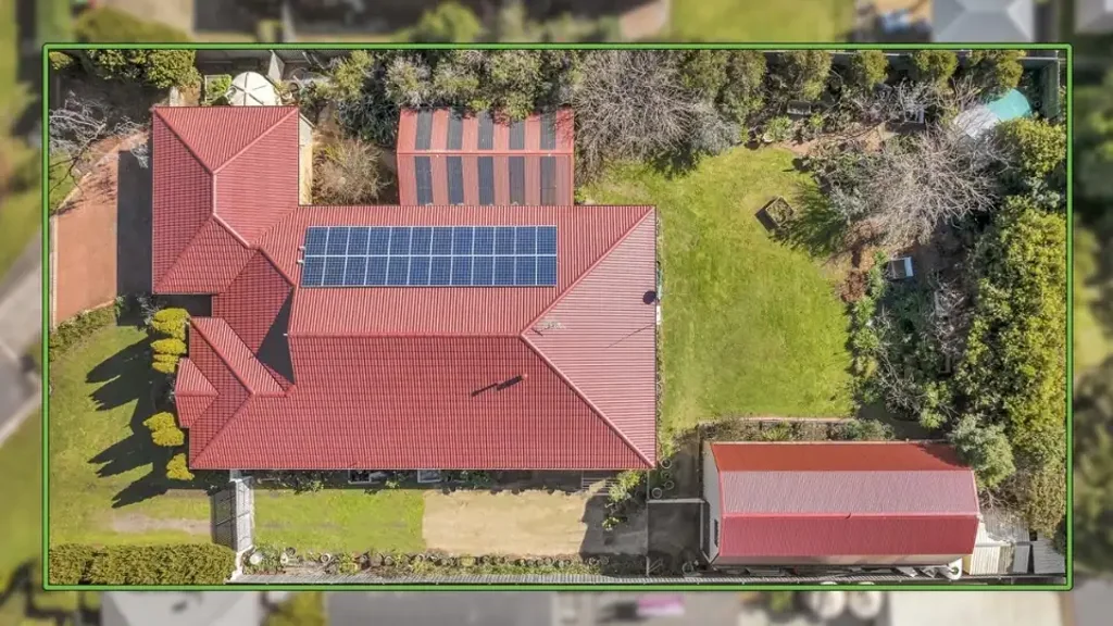 16 Huntingdale Close, Cranbourne, VIC 3977