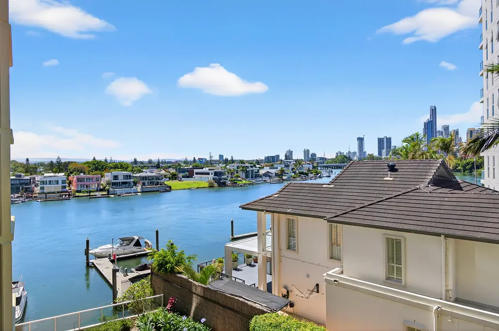 Surfers Paradise 2房  Riverfront Luxury Living!