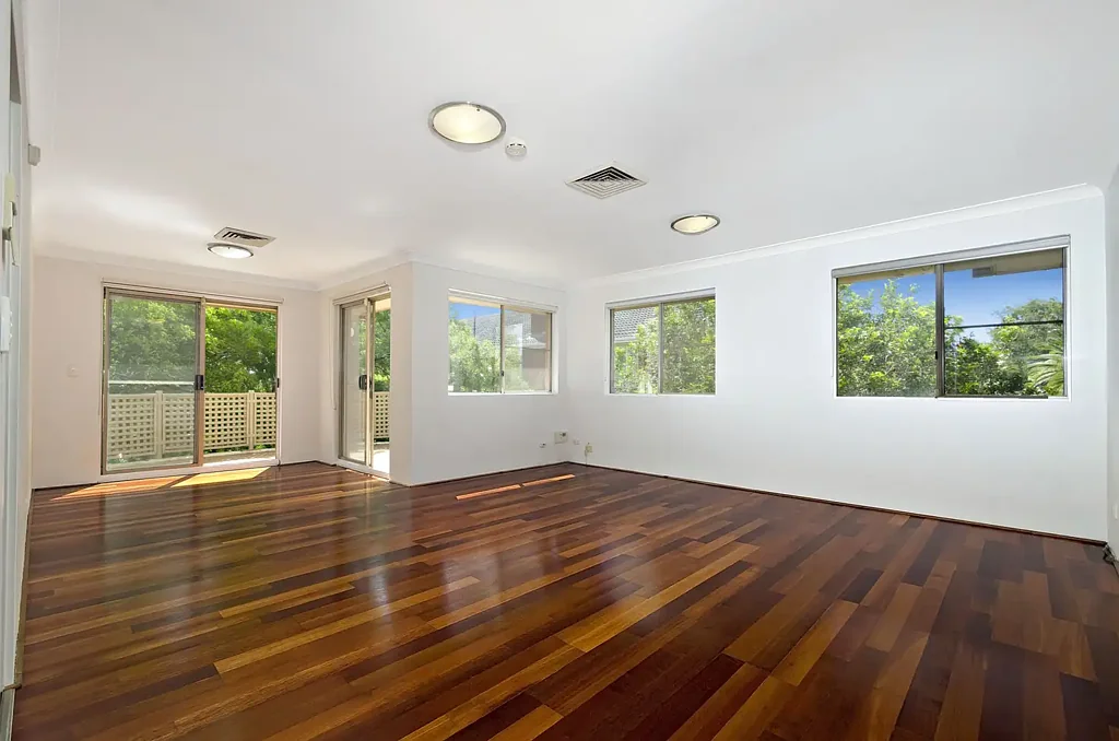 Spacious & Quiet Apartment ** Available Now **