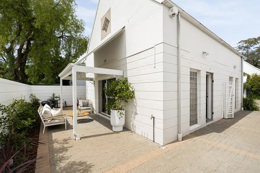 Leichhardt 1 Slaapkamer Tightly Held Oversized Townhouse with Lock-Up Garage