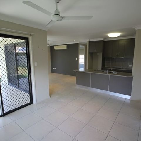 32 BLUE WREN DR, KELSO QLD 4815, 0 कमरे, 0 बाथरूम, House