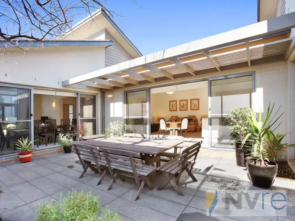 Residence of Distinction - Luxury Single Level Living