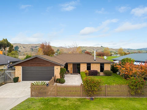 Redwoodtown 3房  Prime Location + Bonus Outlook