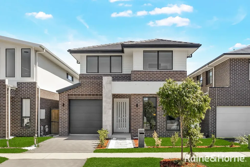 Box Hill 5Moenga Stunning Brand-New 5-Bedroom Home in the Heart of Hills of Carmel Estate