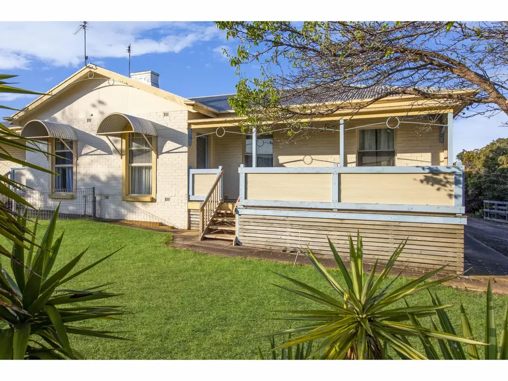 3 Bedroom Home with Shed