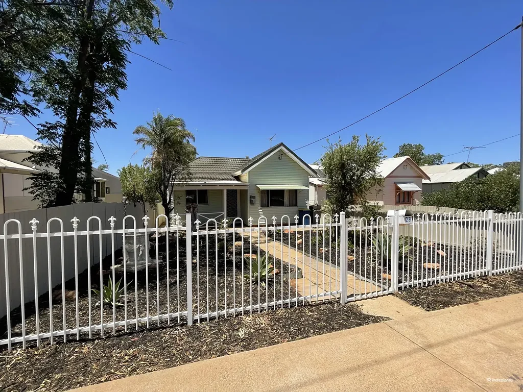 Spacious 4-Bedroom Family Home