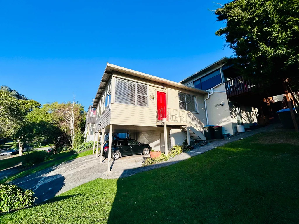 Spacious Two Bedroom Unit in St Johns