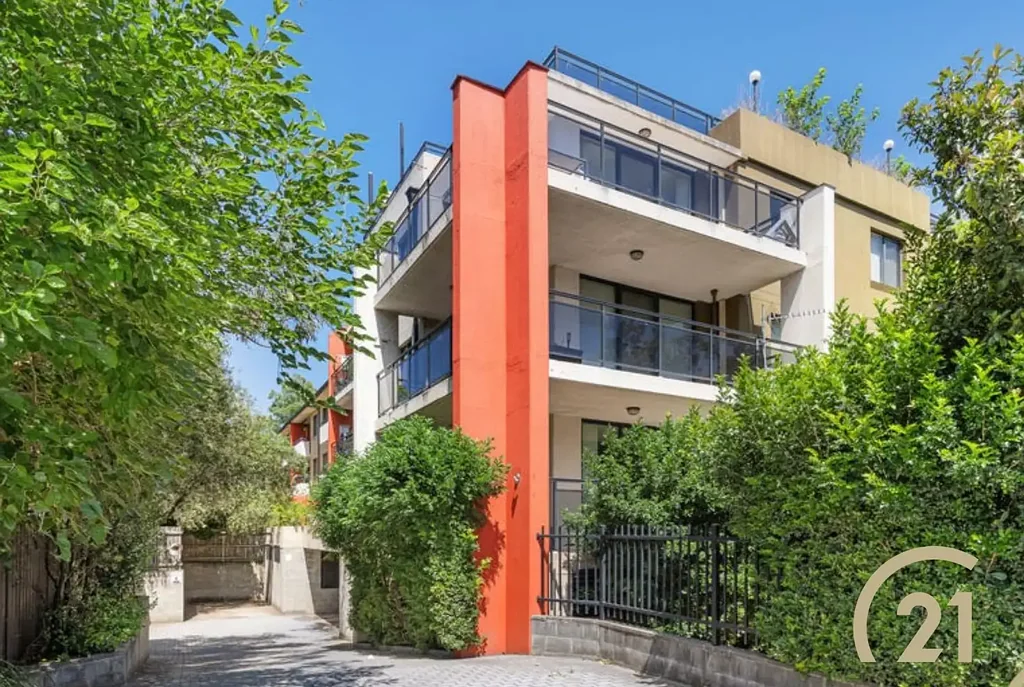 Ground Floor 2 Bedroom Unit!