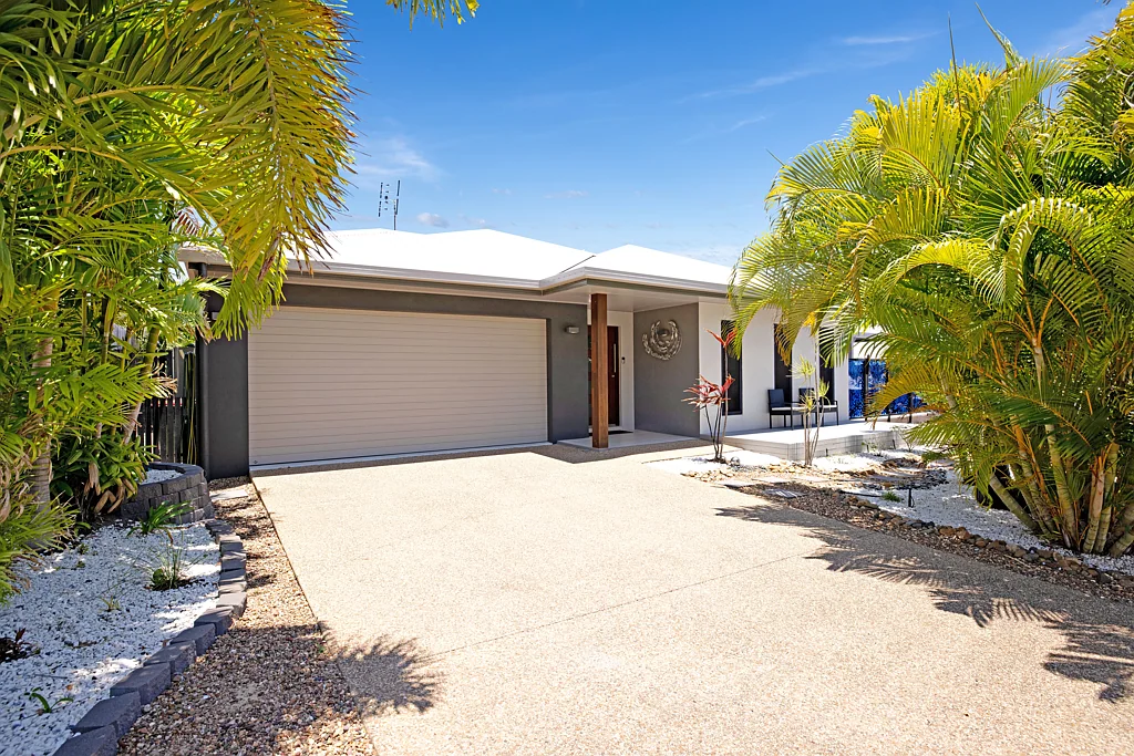 11 Holbourne Street, Bushland Beach, QLD 4818