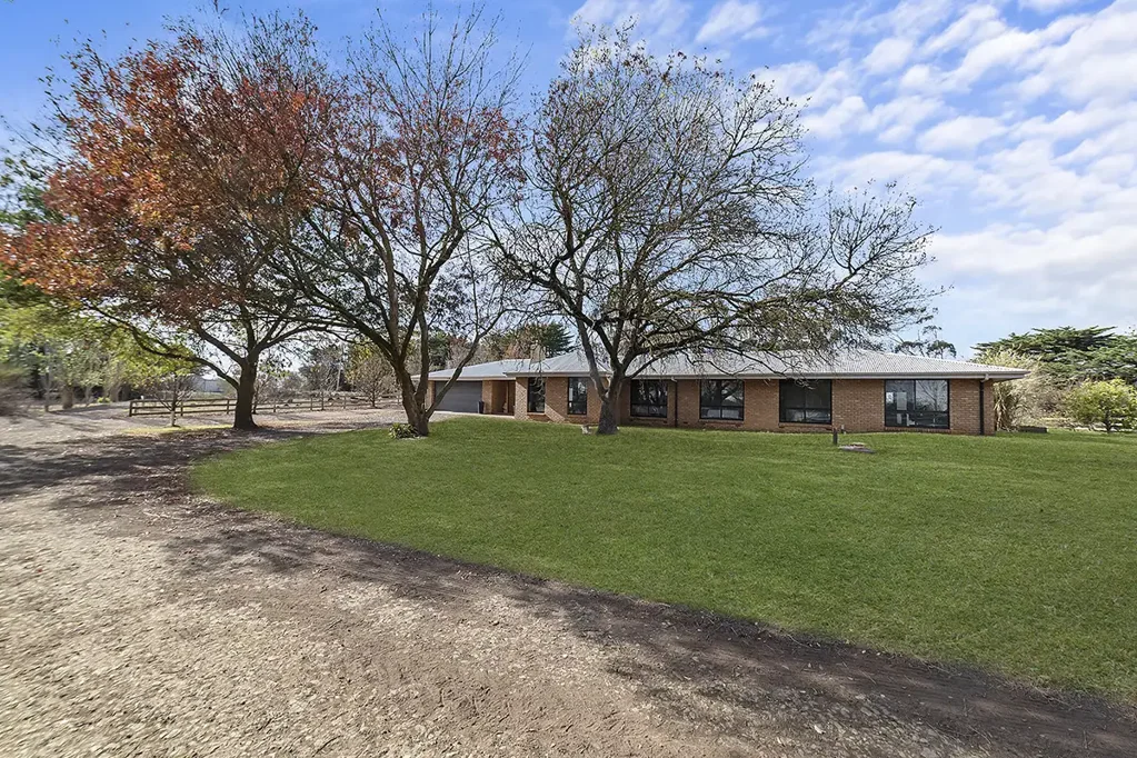 Framlingham East Exceptional Lifestyle Property with Stunning Home and Acreage