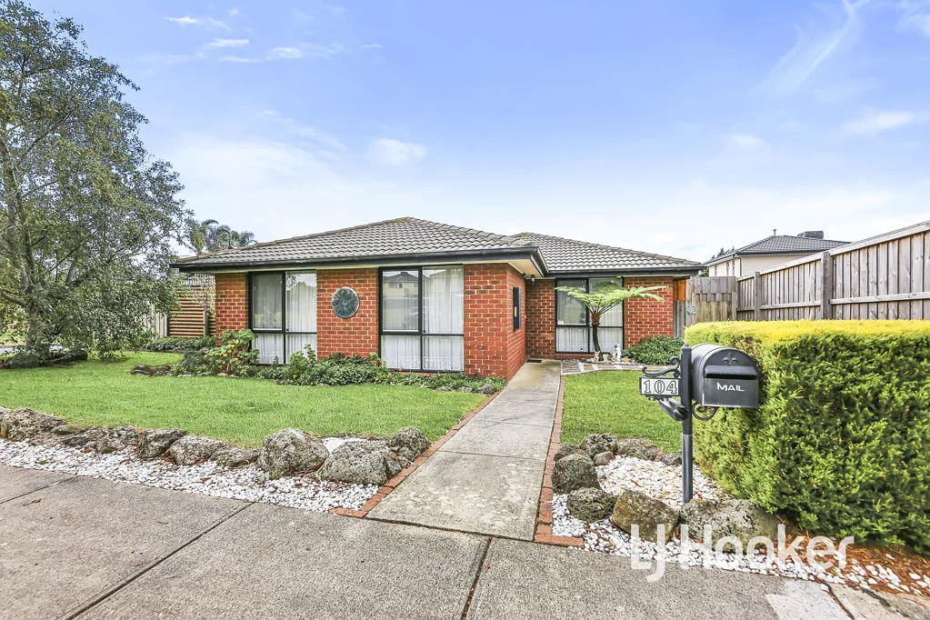 104 Oaktree Drive, Hampton Park, VIC 3976