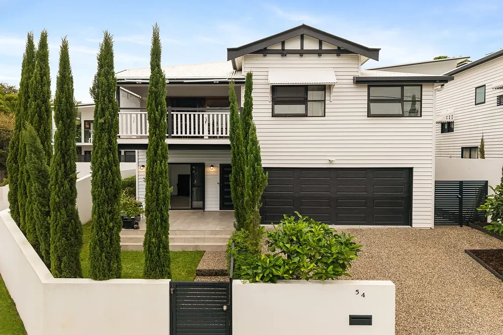 Hawthorne 4ਬੈੱਡਰੂਮ RENOVATED QUEENSLANDER ON A SMALL LOT-265m2