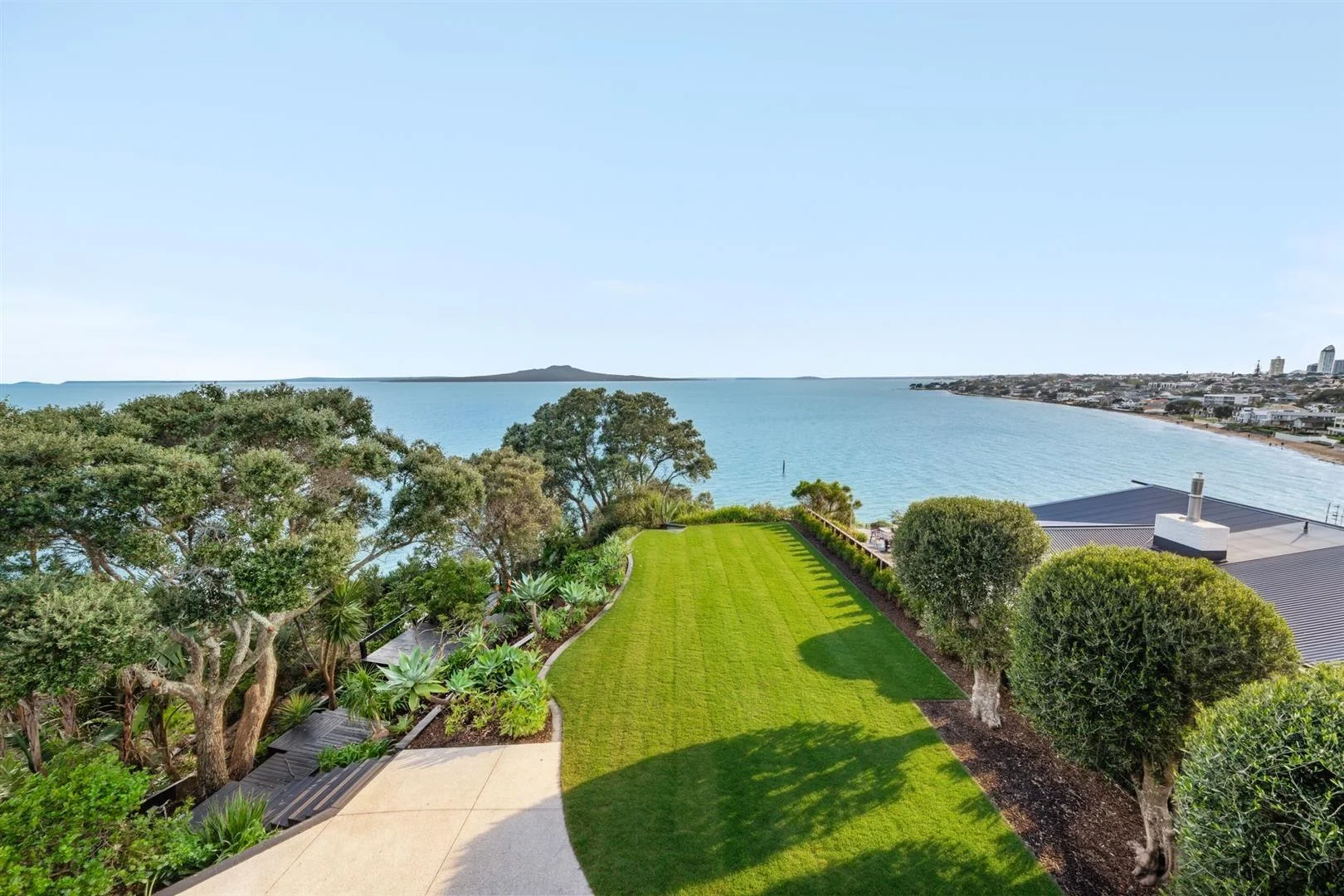 Castor Bay 4બેડરૂમ Reworked 70's Waterfront With World-Class Views