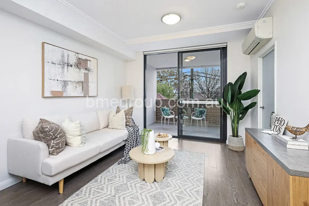Homebush 1Kwarto Timber Floor | Split Aircon | Entertainer's balcony | Total Size: 81 SQM