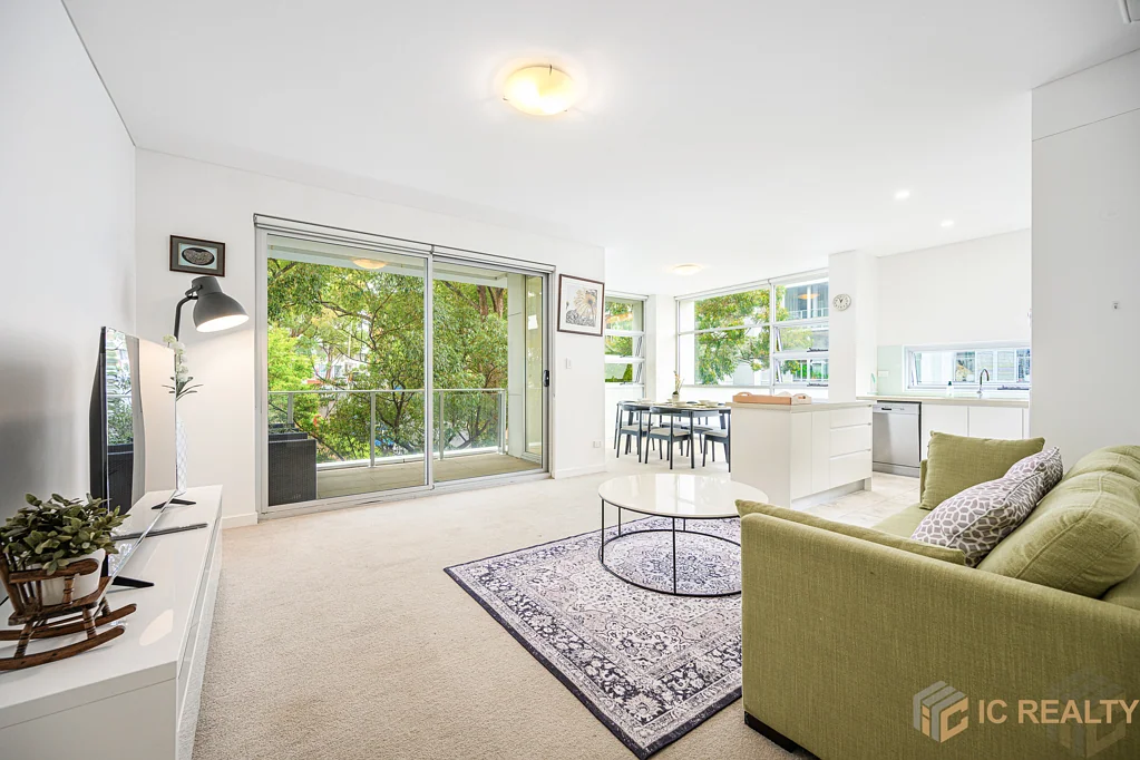 Spacious Two-Bedroom Apartment with fresh paint| Timber flooring|