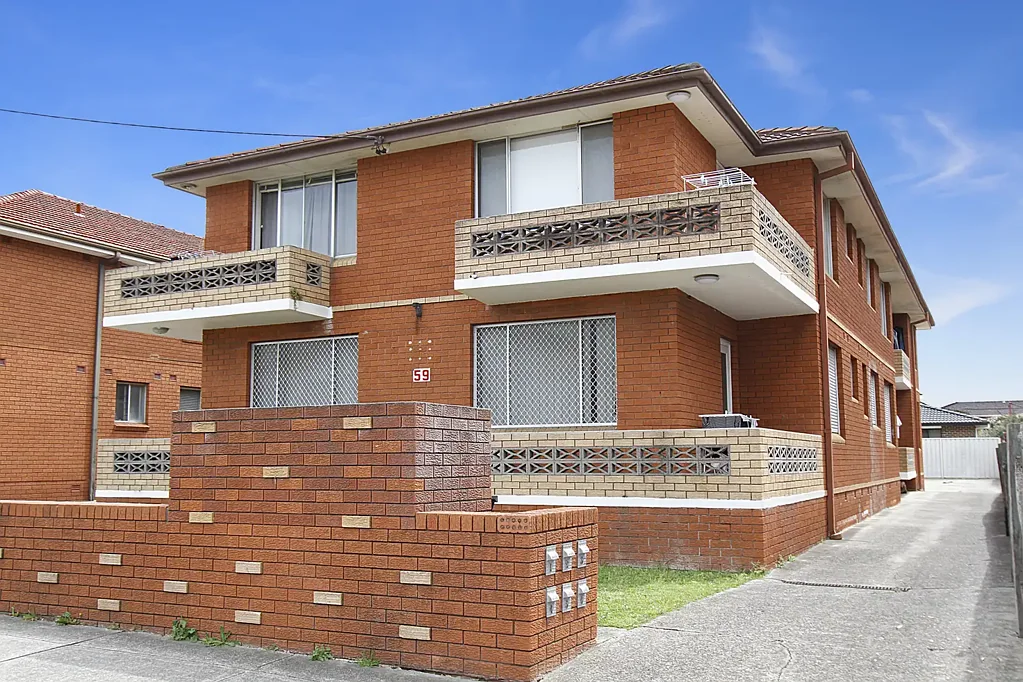 Campsie 2Kwarto Updated two-bedroom ground floor apartment in highly sought after Campsie location