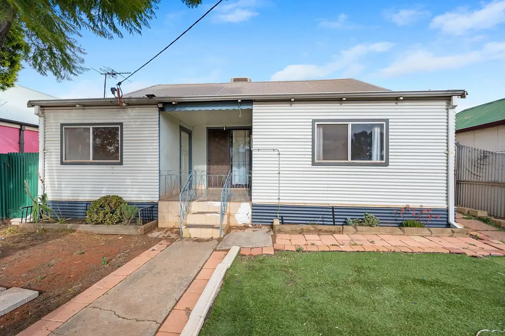 38 Rhodes Street, South Kalgoorlie, WA 6430