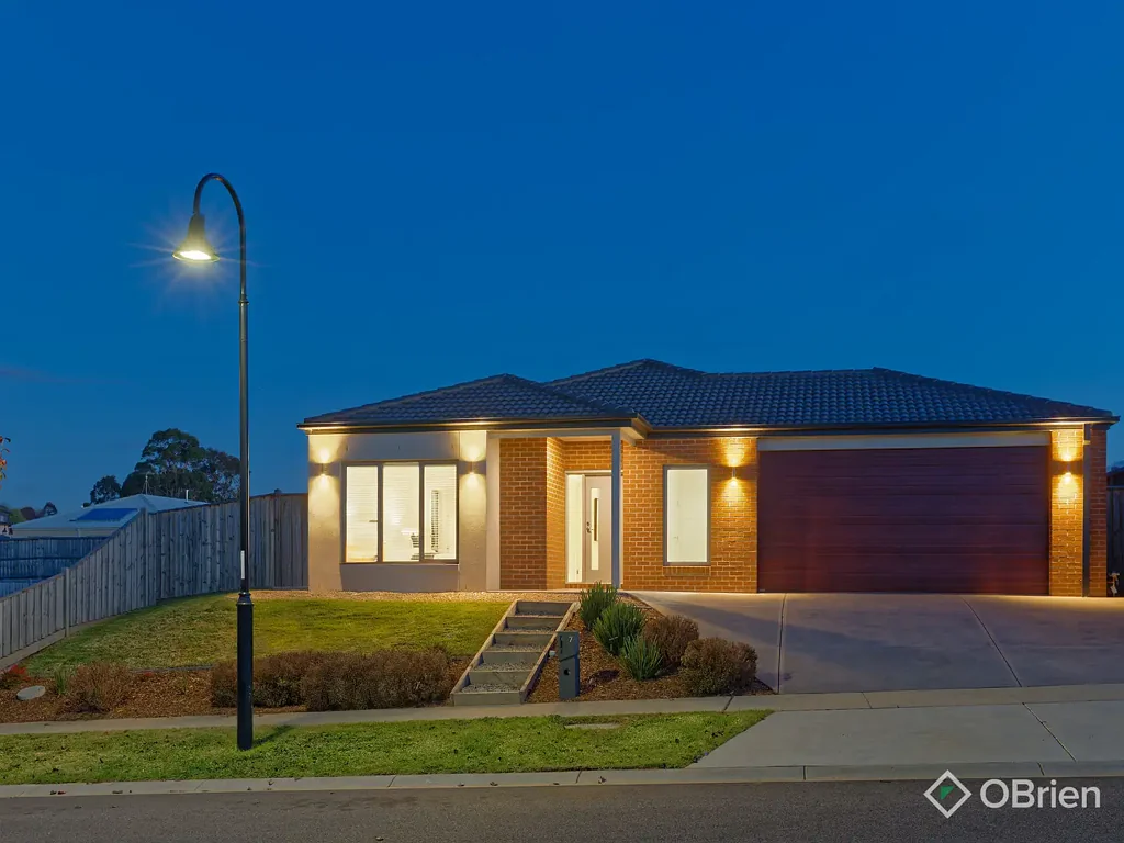 Warragul 4 Bedroom A Must-See to Fully Appreciate the Views & Space