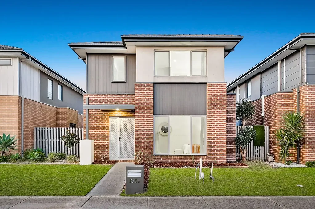 Keysborough 5Phòng ngủ The Brief: Spacious five bedroom living with flexible space, modern finishes and everything close by
