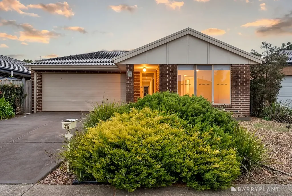 48 Saltbush Crescent, Brookfield, VIC 3338