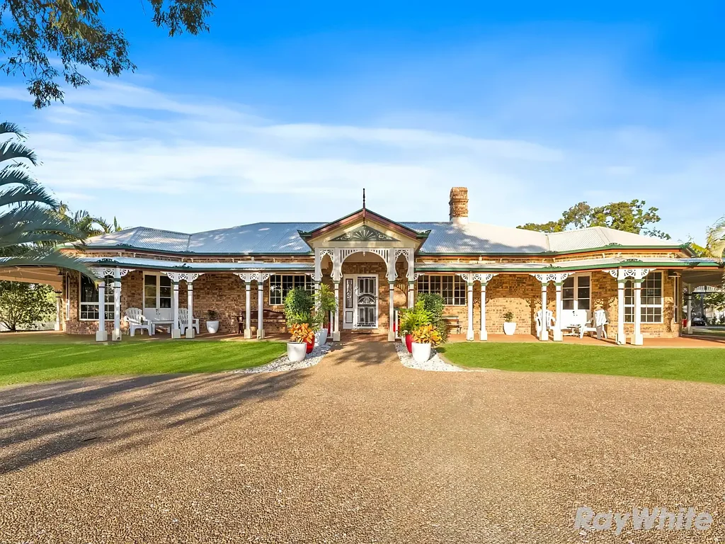 Barmaryee 5Kwarto Stately home, Granny Flat,  Pool and Huge Shed on Acreage.