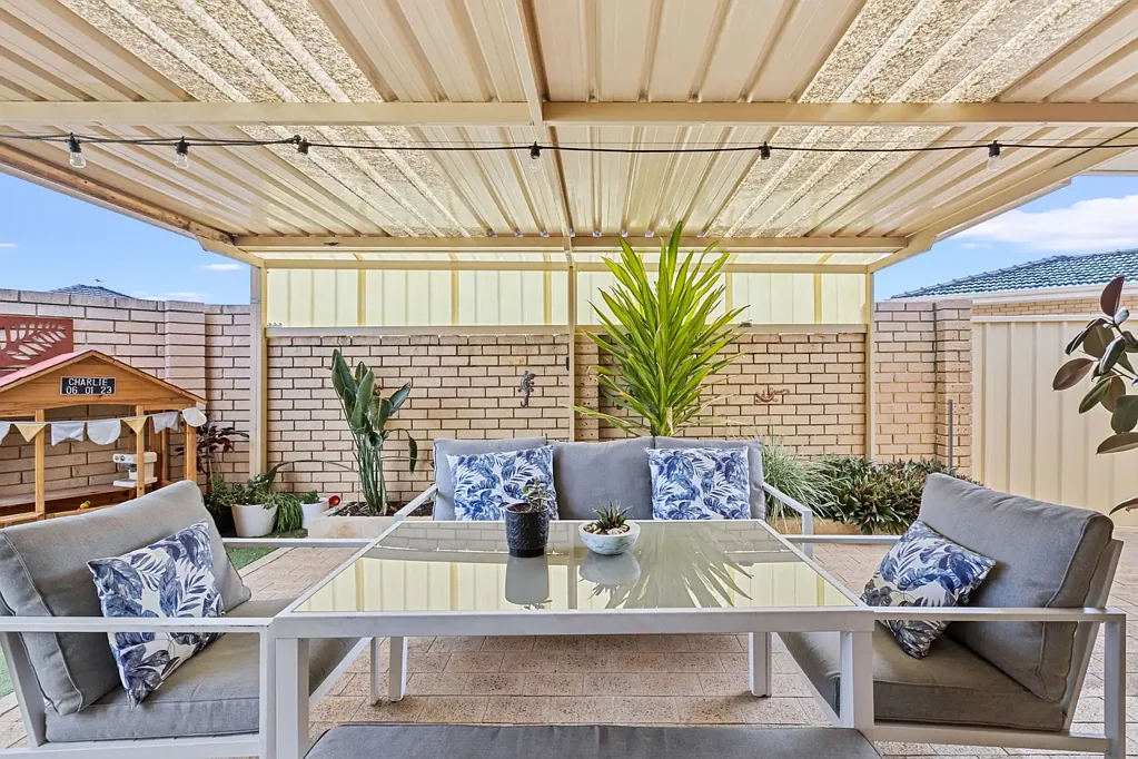 Osborne Park 2ห้องนอน Stylish Villa Living with Room to Entertain