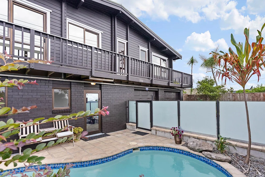 Manly 3房 约1055平米Lockwood风格住宅！壮丽海景配私人泳池，直通海滨步道！ Views. Privacy. Pool. This One Has It All!