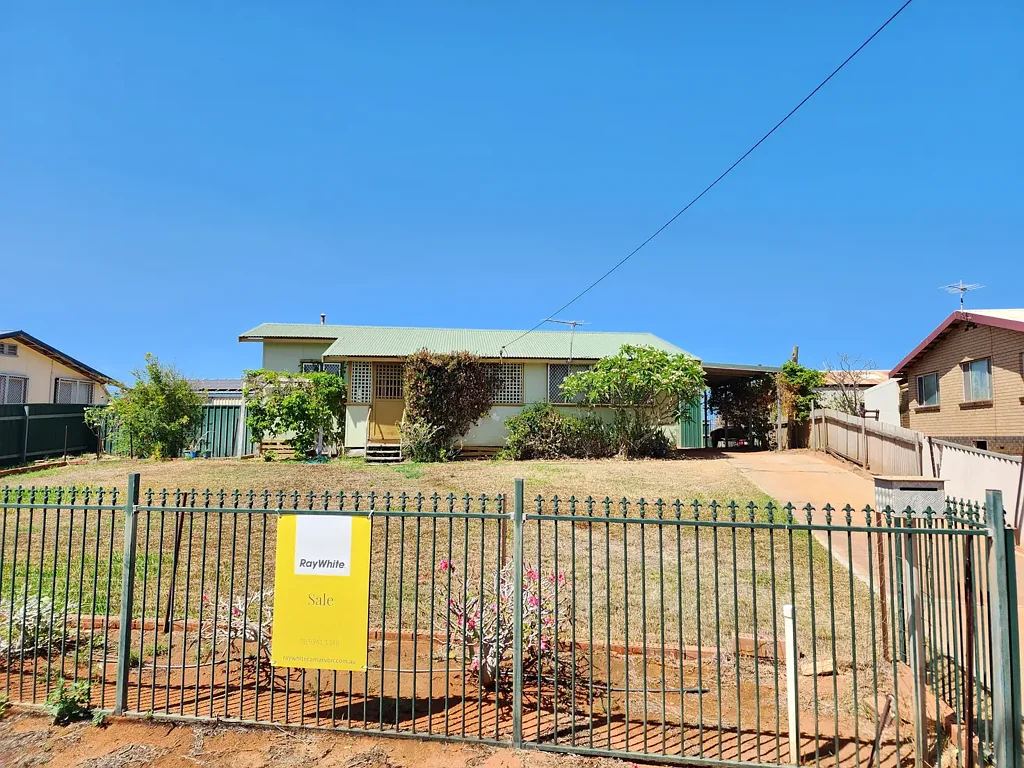 8 McLeod Street, Carnarvon, WA 6701