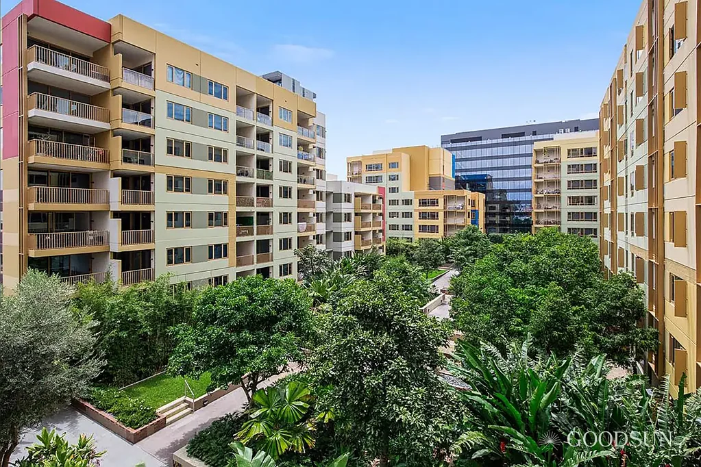 Bowen Hills 2ห้องนอน Walk to Everything from This Light-Filled City Fringe Retreat