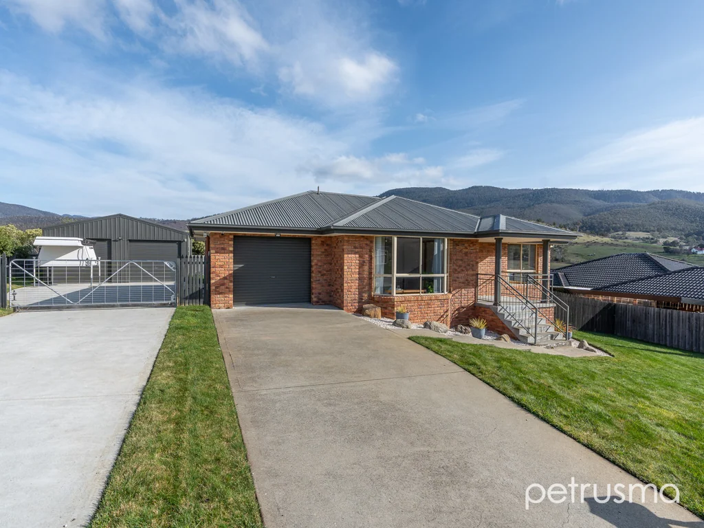 11 Mahoney Drive, Claremont, TAS 7011