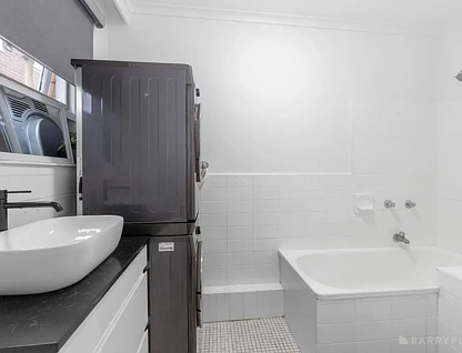 1/717 Princes Highway, Springvale, VIC 3171, 2房, 1浴, Apartment