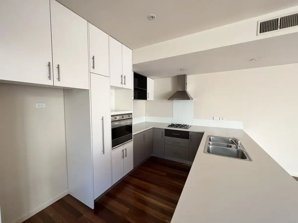 MODERN & SPACIOUS!