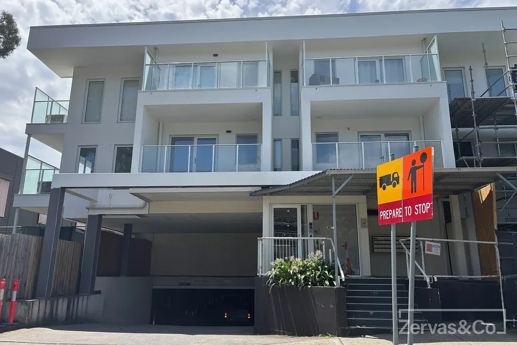 Modern 2-Bedroom Apartment in Prime Clayton Location