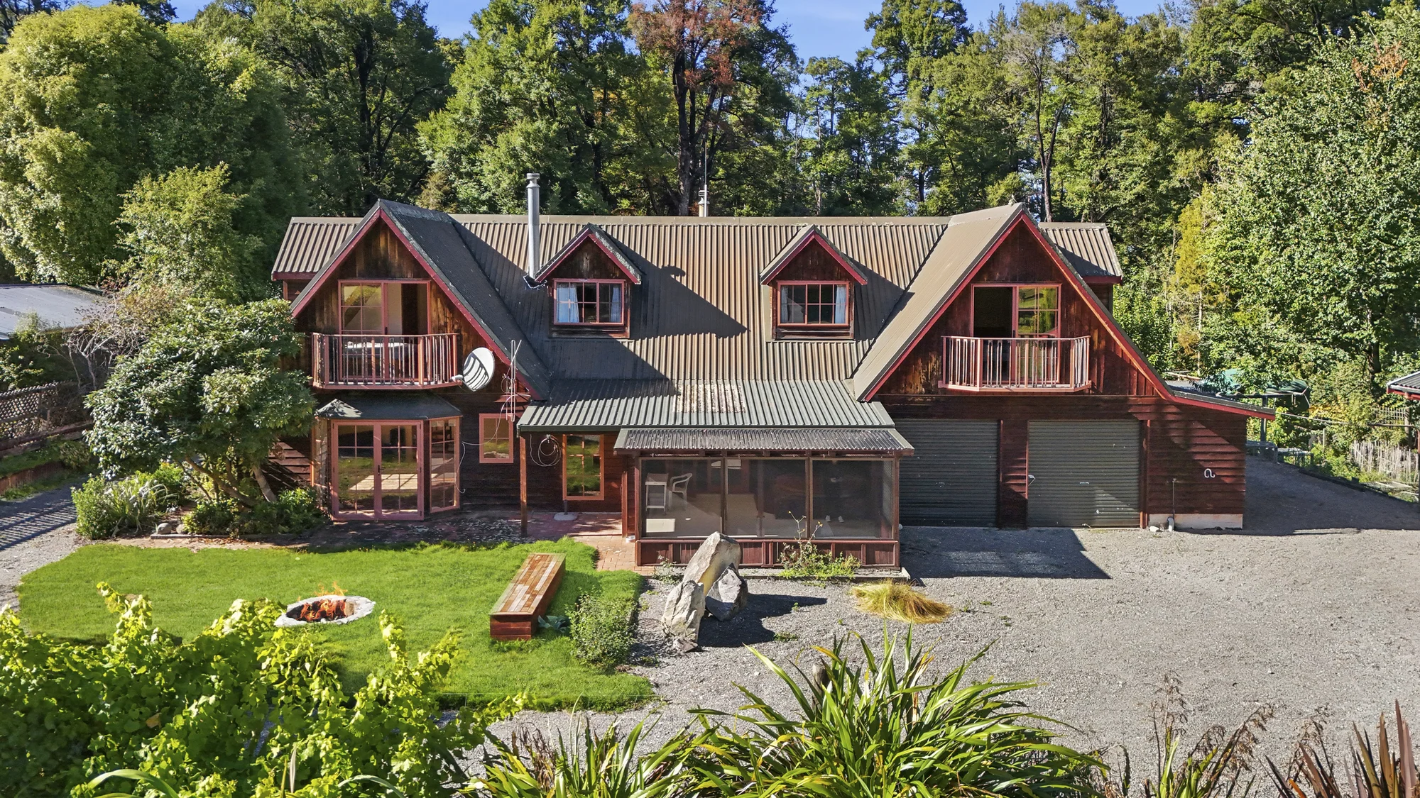 St Arnaud 6غرفة نوم Expansive lake chalet