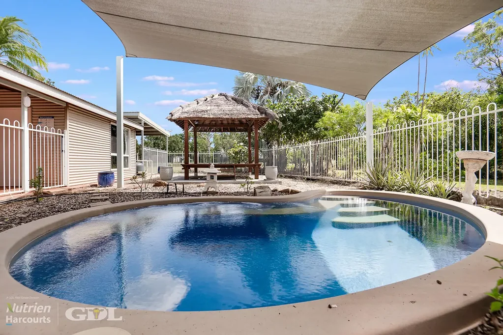 Katherine 5Moenga Exceptional Lifestyle Property - Spacious Family Home and Large Commercial Shed - NON FLOOD ZONE!