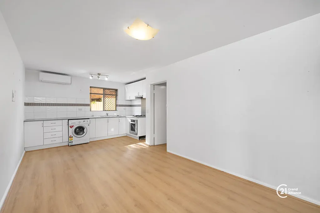 WHAT A LOCATION!!!! @ $550 per week