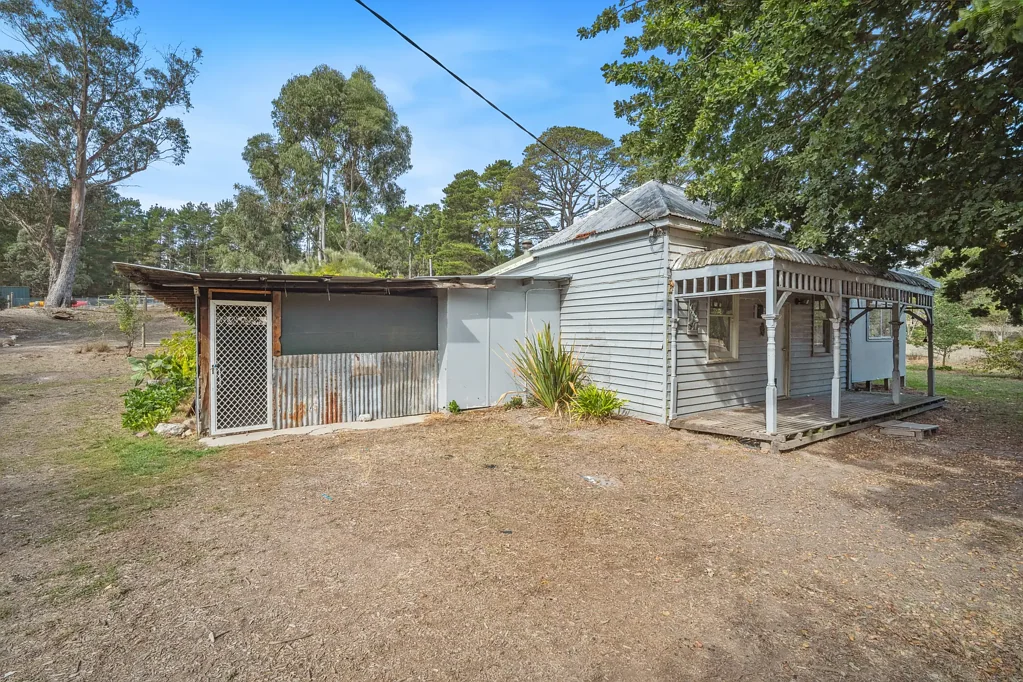 1 Brooke Street, Linton, VIC 3360