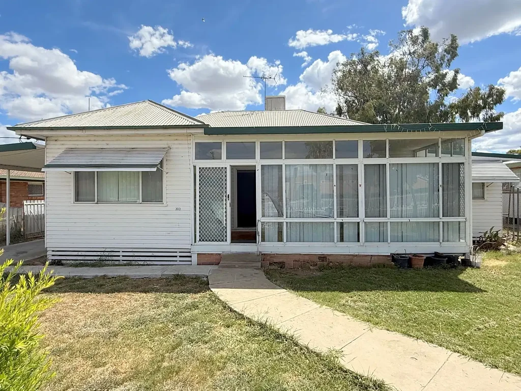 Moree 4 Bedroom CLOSE TO THE AQUATIC CENTRE!