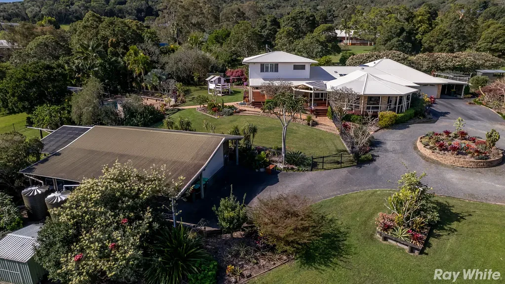 Forster 5બેડરૂમ Private Coastal Oasis in Stunning Cape Hawke