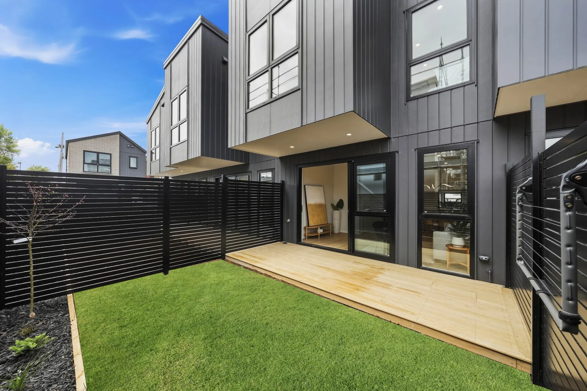 Point England 3Moenga Brand-New Living, Everyday Convenience