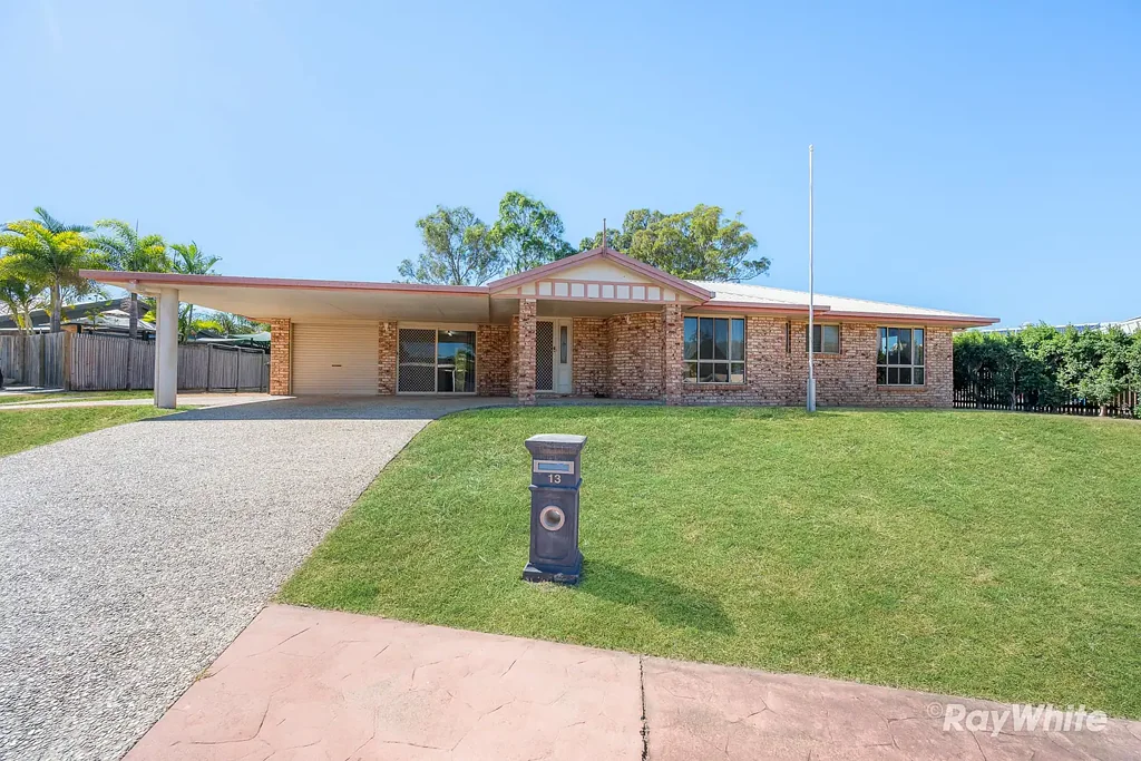 Clinton 3房  PEACEFUL FAMILY LIVING BACKING ONTO BUSHLAND!