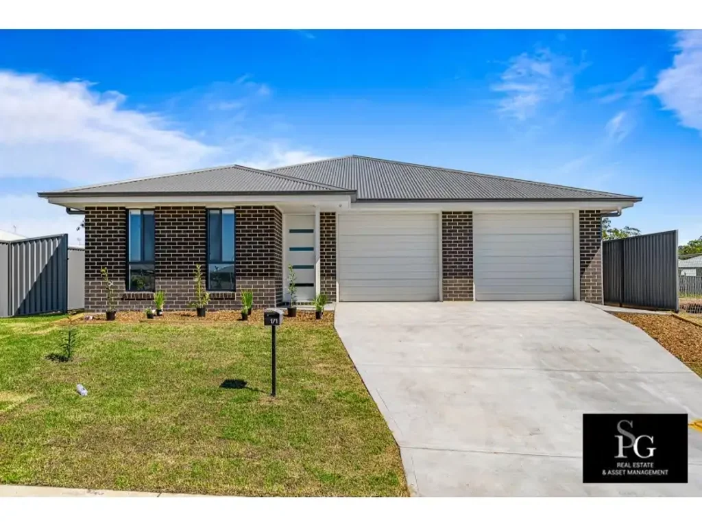 MODERN 2 BEDROOM DUPLEX