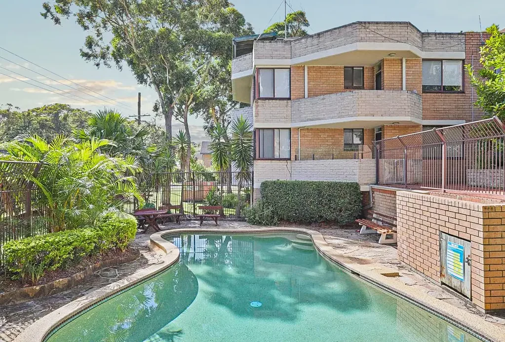 2 bedroom unfurnished unit in Hawks Nest