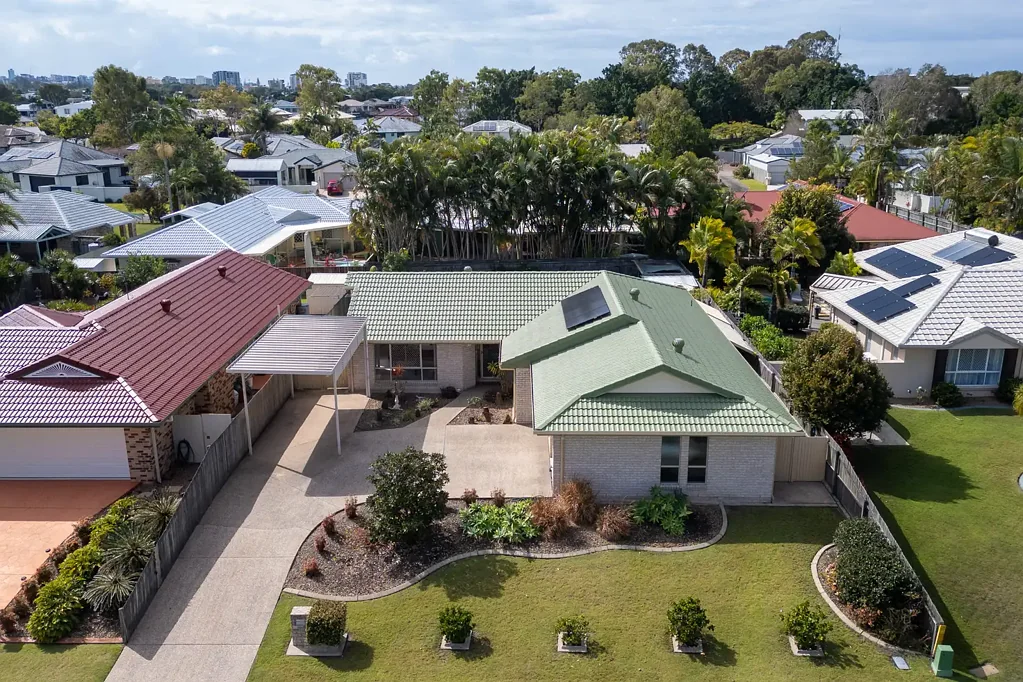 Pelican Waters 3房  Centrally Located To Pelican Waters Marina & Shopping Centre