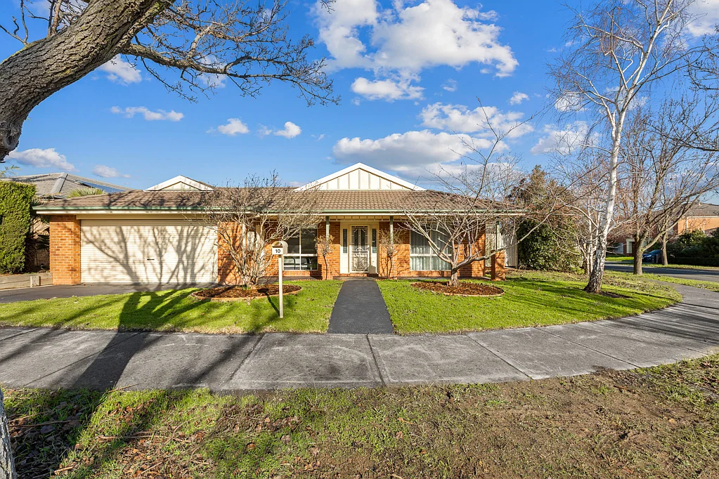 10 McCubbin Way, Berwick, VIC 3806